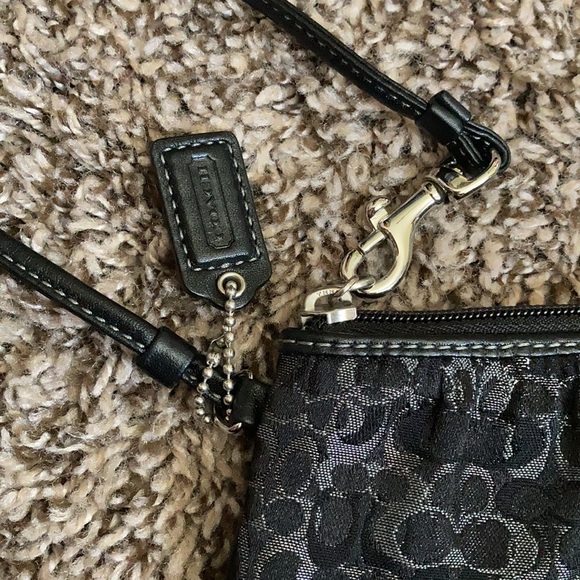 Coach signature wristlet - Picture 2 of 3